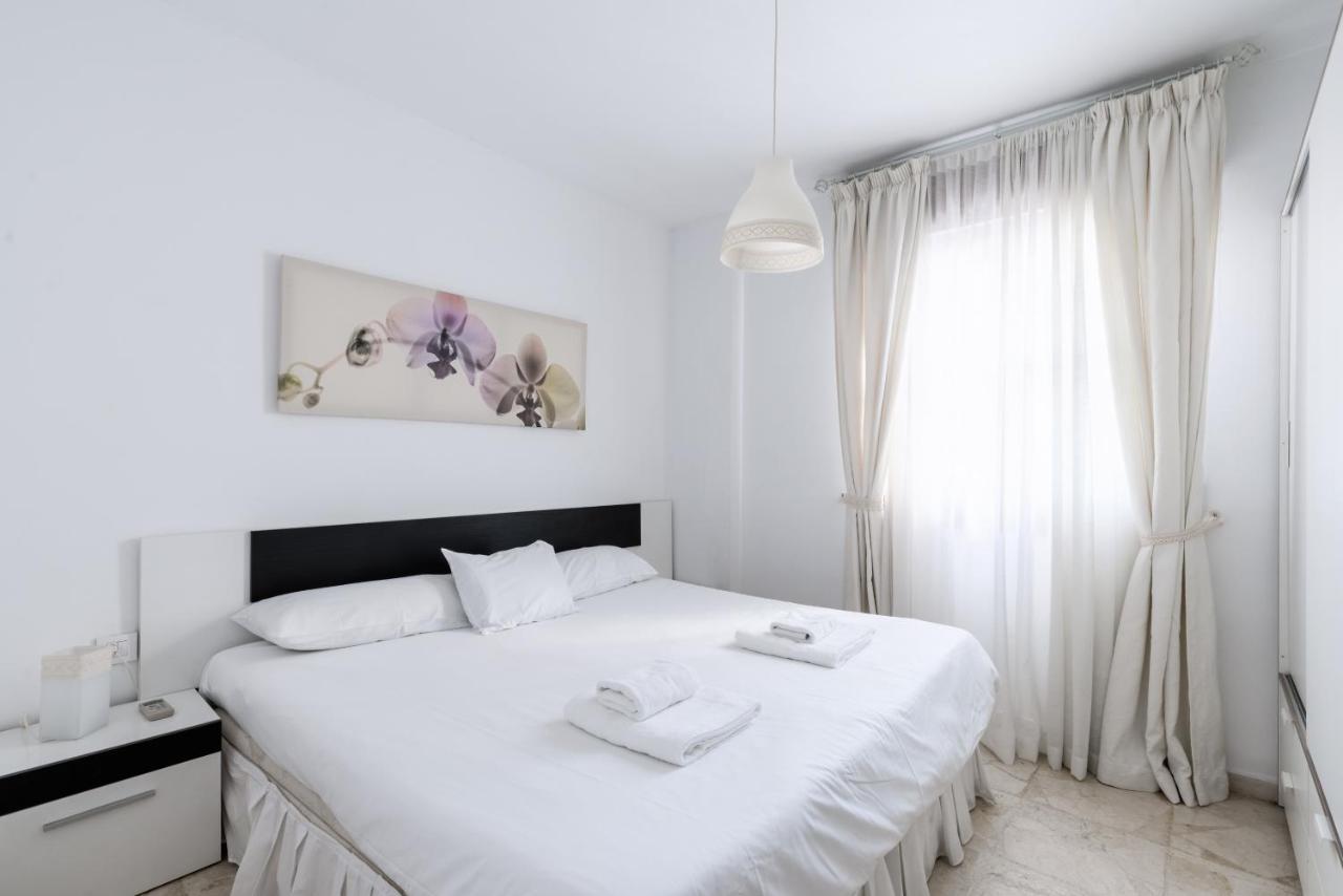 Holi-Rent Procurador Apartment Sevilla Exterior foto