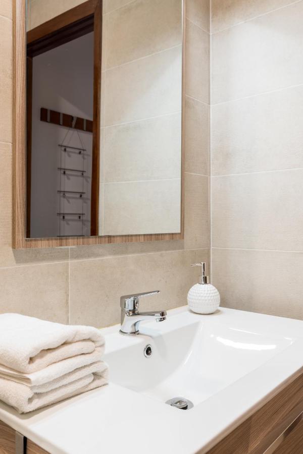 Holi-Rent Procurador Apartment Sevilla Exterior foto